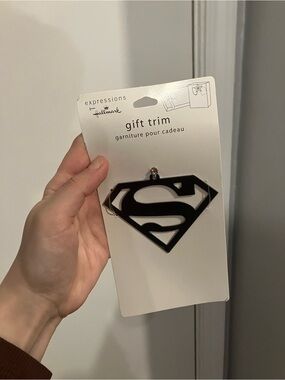 Expressions by Hallmark Superman Gift Tag Trim